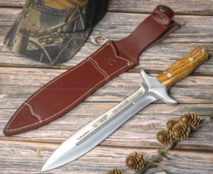 El Cuchillo Cudeman Rehalero 104-L es una pieza de alta gama diseñada para cazadores exigentes y amantes de la cuchillería artesanal.