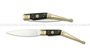 La Navaja Catalana Albainox 01639 destaca por su diseño clásico y elegante, perfecta para amantes de las navajas tradicionales.