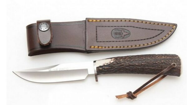 Cuchillo Muela Braco 11A – Tradición de Caza con Asta de Ciervo y Hoja Enteriza
