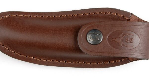 La funda Muela F/.PQ es un accesorio artesanal de primer nivel, diseñado específicamente para navajas de la serie PQ