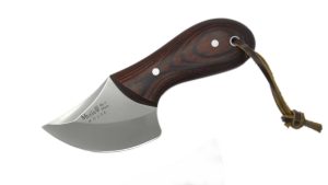 Muela Mouse 6R es un cuchillo desollador compacto y robusto, diseñado para ofrecer precisión y eficiencia en tareas de caza y actividades al aire libre