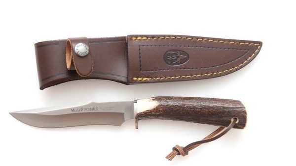 el cuchillo de caza Muela Pointer 13A, fabricado en España con hoja de acero inoxidable MoVa y empuñadura de asta de ciervo. Ideal para cazadores y coleccionistas.