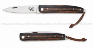 La Salamandra 100111 Ébano Rizado es una navaja premium fabricada en Albacete que combina diseño tradicional, materiales nobles y funcionalidad moderna.