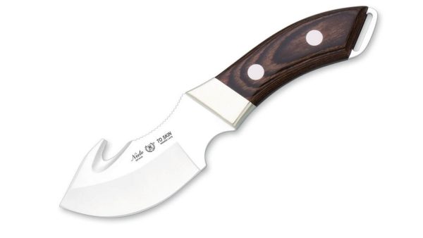 El Cuchillo Desollador Miguel Nieto es una herramienta especializada para cazadores, diseñada para garantizar cortes limpios y precisos en tareas de desuello y procesamiento de piezas.
