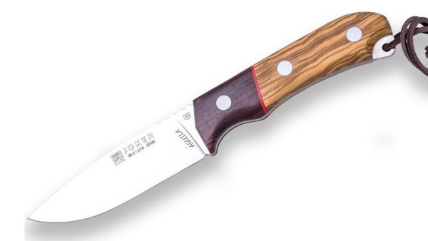 Este cuchillo es una herramienta versátil y confiable para entusiastas del bushcraft y actividades al aire libre, combinando funcionalidad y estética en un diseño compacto y eficiente.