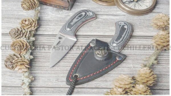 El Cudeman Yoda 200-M es uno de los cuchillos de cuello (neck knife) más populares dentro del catálogo de Cudeman Knives