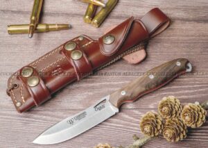 El Cudeman Opus Ness Wolf 208-G Nogal es un cuchillo de caza y bushcraft fabricado artesanalmente en Albacete, España.