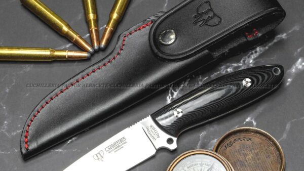Cuchillo Cudeman Suther 255-M, es un cuchillo de caza fabricado con precisión en Albacete, España.
