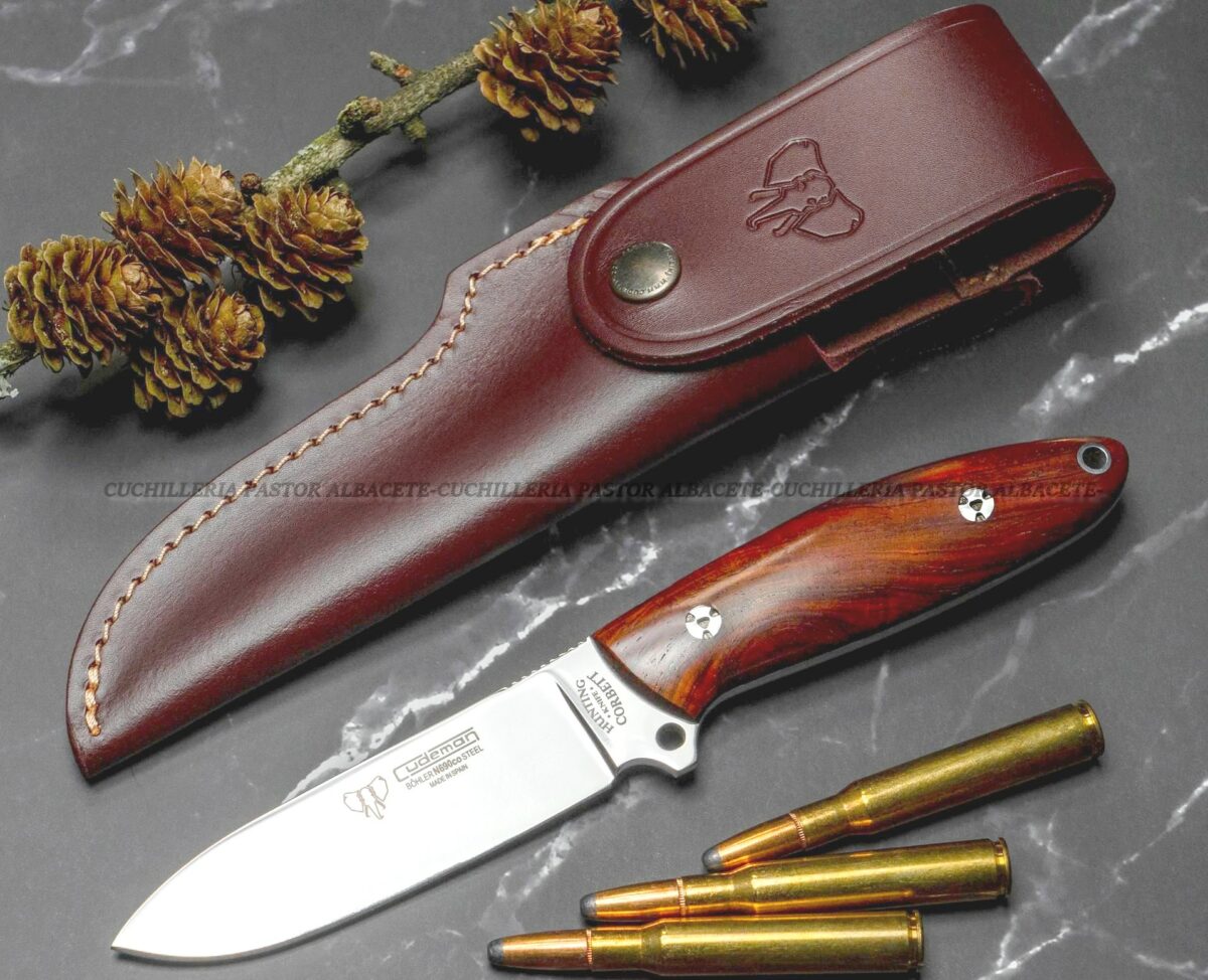 El Cudeman Corbett 256-K es un cuchillo de caza y supervivencia de alto rendimiento, fabricado en Albacete, España.