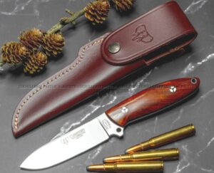 El Cudeman Corbett 256-K es un cuchillo de caza y supervivencia de alto rendimiento, fabricado en Albacete, España.