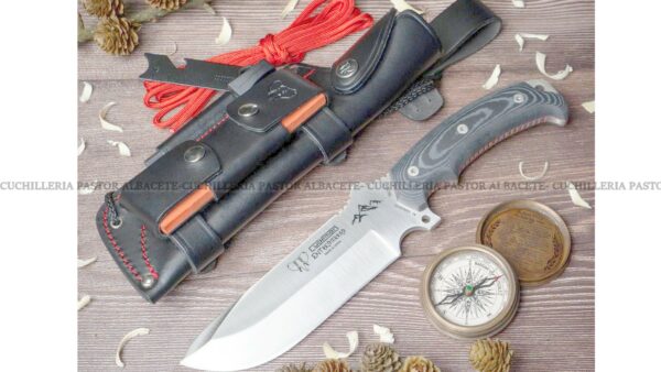 El Cudeman Entresierras 155MC es uno de los cuchillos de supervivencia más reconocidos dentro del catálogo de la marca española Cudeman.