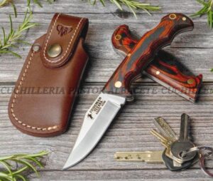 La Navaja Cudeman 333-RF Texana es una pieza artesanal fabricada en Albacete (España), reconocida cuna de la cuchillería tradicional.