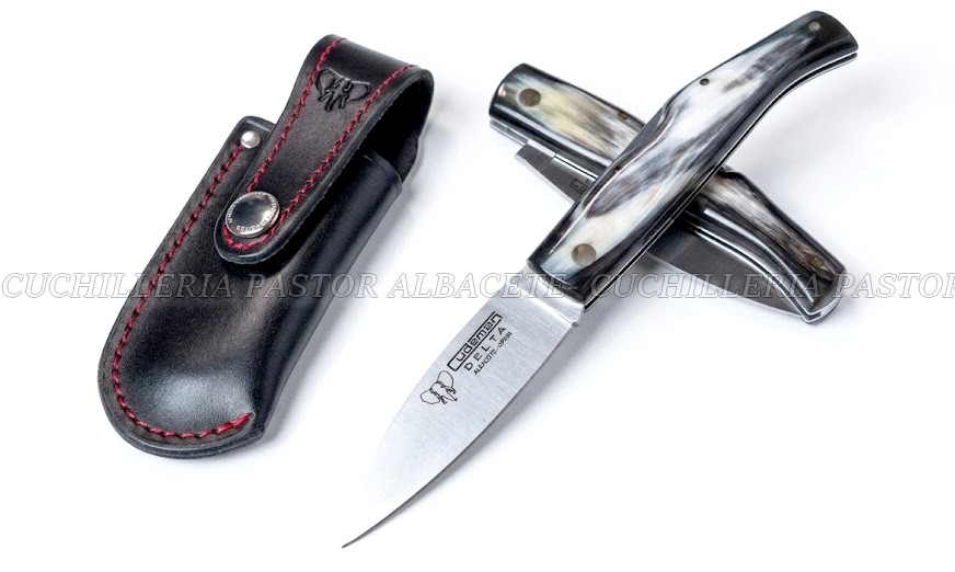 La Navaja Cudeman Delta 344-AF es una de las piezas más representativas de la cuchillería artesanal de Albacete (España), fabricada por la reconocida marca Cudeman.