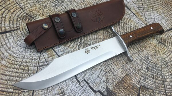 El Cuchillo J&V Bowie, fabricado en Albacete por una de las marcas españolas más reconocidas en el sector cuchillero.