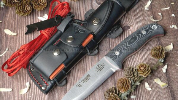 Cudeman ENT 158-MC es una herramienta robusta y equilibrada, ideal para actividades como bushcraft, supervivencia y uso outdoor compacto. Kit supervivencia