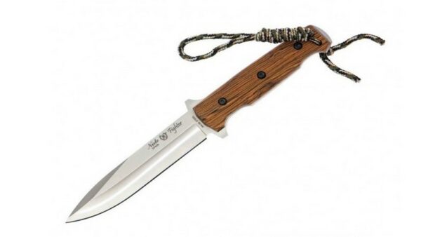 Cuchillo Nieto Fighter diseñado específicamente para la caza, combinando robustez, precisión y ergonomía para ofrecer una herramienta confiable en cualquier situación.