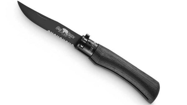 Navaja Old Bear Total Black Talla M es una pieza artesanal italiana que combina tradición y modernidad.