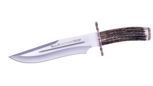 Muela MAGNUM-23.TO es un cuchillo de caza de alta gama, fabricado artesanalmente en España por Manufacturas Muela