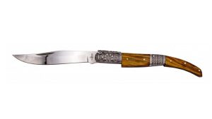 Navaja  Third Serie Seda Ámbar N55OD es una pieza que fusiona la tradición de la cuchillería española del siglo XIX