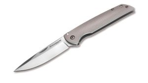 Böker Magnum Eternal Classic 01RY321 es una navaja plegable que combina un diseño elegante con funcionalidad práctica, ideal para el uso diario (EDC) y como cuchillo de caballero.