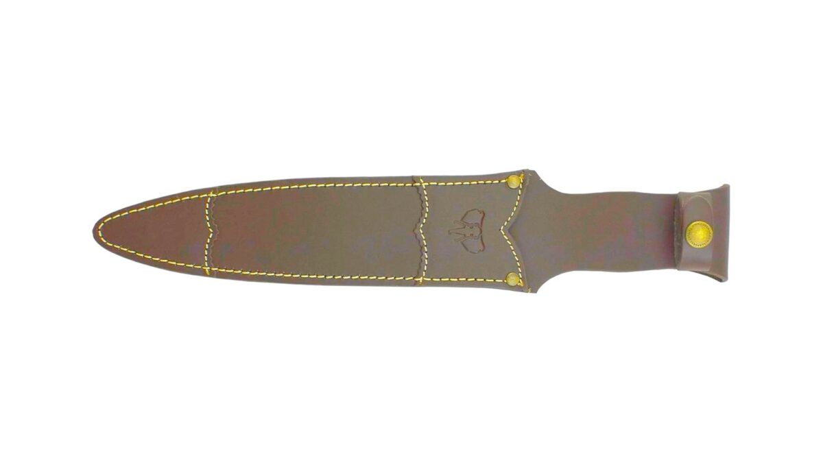 El Cuchillo Cudeman Facochero 105-C es una pieza de alta gama diseñada para cazadores exigentes y amantes de la cuchillería artesanal.