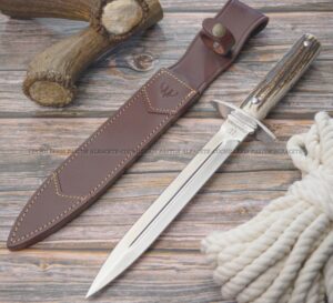 La Cudeman 113-C es una daga de montería artesana fabricada en Albacete, España, ideal para cazadores exigentes.