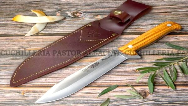 Cuchillo Cudeman Apache 117-L - Madera de Olivo - Funda