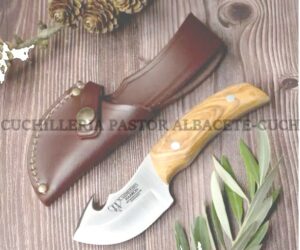 Cuchillo Cudeman Haakon 137-L– Desollador profesional con empuñadura de goma inyectada 