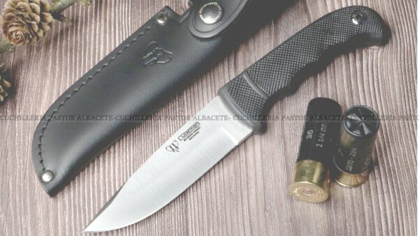 El Cuchillo Cudeman 147-H es una herramienta de fabricación española (Albacete)