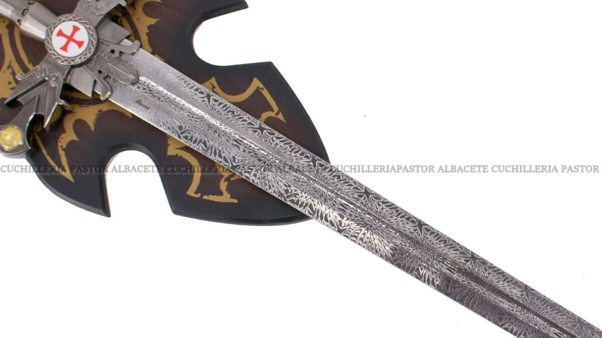 Espada Templaria -  Acero con Cruz – Damasco y Soporte - Imagen 3