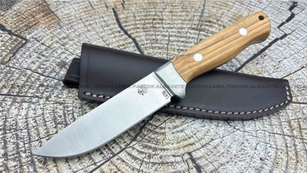 Cuchillo J&V CDA Ibex - Madera de Olivo -  Hoja 11 cm