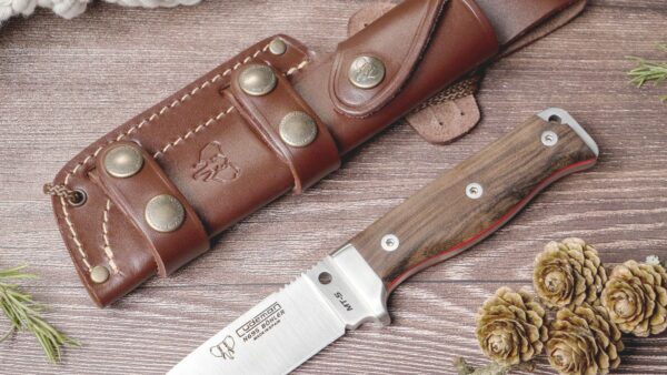 El Cudeman MT5 es uno de los cuchillos de supervivencia más reconocidos fabricados en España.