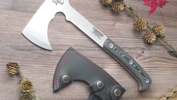 El Hacha Cudeman Eagle 175-M Micarta negra  es una pieza única de la cuchillería artesanal española,