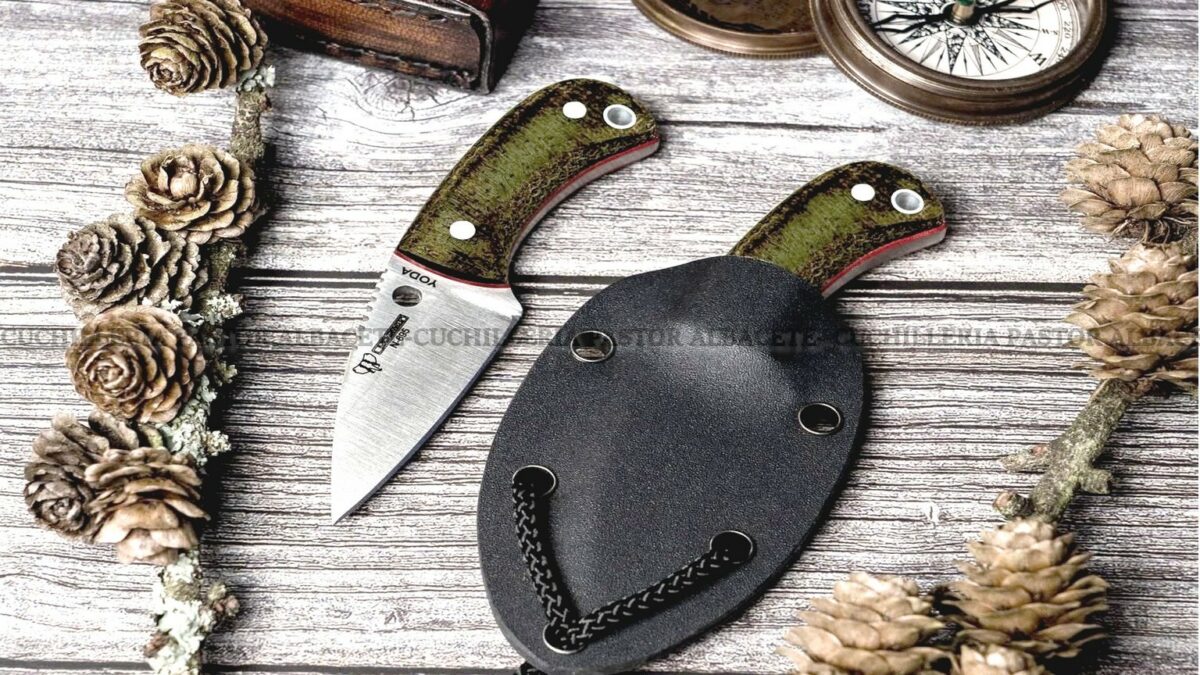 Cudeman Yoda 200-GV-K es uno de los cuchillos de cuello (neck knife) más populares dentro del catálogo de Cudeman Knives