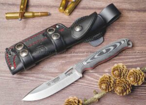 El Cudeman Opus Ness Wolf 208-M Micarta negra es un cuchillo de caza y bushcraft fabricado artesanalmente en Albacete, España.