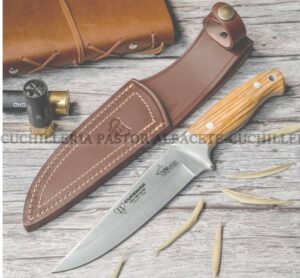 El Cudeman 248-L Rhyno Hunter es un cuchillo de caza robusto y versátil.
