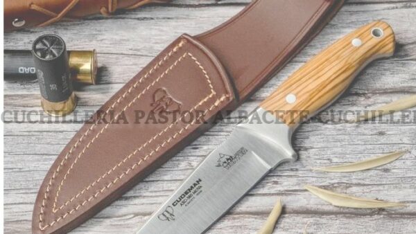 El Cudeman 248-L Rhyno Hunter es un cuchillo de caza robusto y versátil.