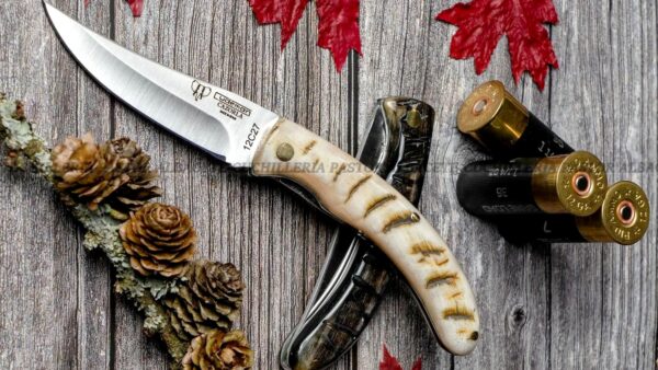 La Navaja Cudeman Cazorla 374-M es una pieza de alta calidad fabricada en Albacete (España) por la prestigiosa marca Cudeman.