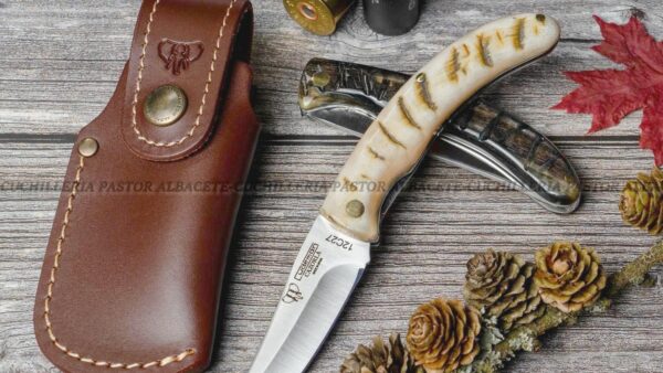 La Navaja Cudeman Cazorla 374-MF es una pieza de alta calidad fabricada en Albacete (España) por la prestigiosa marca Cudeman.