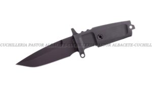 El Extrema Ratio Col Moschin C Negro es la variante compacta del ya legendario cuchillo Col Moschin, adoptado oficialmente en 2002 por el 9º Regimiento Incursori “Col Moschin” de fuerzas especiales italianas.