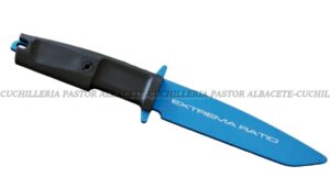 El Extrema Ratio COL MOSCHIN TK TRAINING 0125/TK es una herramienta de entrenamiento profesional diseñada para practicar técnicas de cuchillo, desarme y defensa con máxima seguridad.