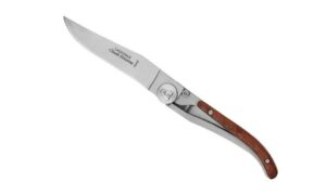 La Navaja Claude Dozorme 4913V es una navaja de bolsillo clásica y elegante, diseñada y fabricada en Thiers, Francia, es una pieza de alta calidad y sus innovaciones técnicas dentro del mundo de las navajas Laguiole.