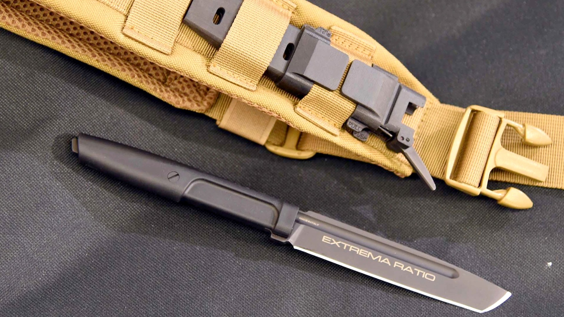 Extrema Ratio Mamba Negro — Cuchillo táctico ligero, rápido y de inspiración japonesa