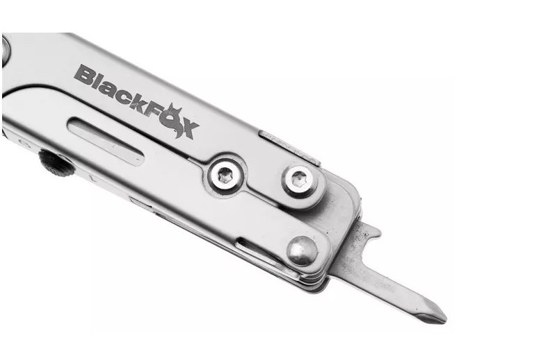 Black Fox Solver BF-207 es una multiherramienta compacta plegable de bolsillo, fabricada para ofrecer un conjunto completo de funciones