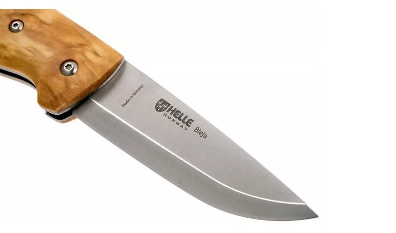 La Helle Bleja H625 es una navaja noruega de alta calidad, diseñada en colaboración con Les Stroud, reconocido experto en supervivencia.