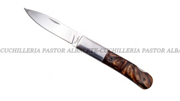 Navaja Tramuntana N108 es una navaja de alta calidad diseñada para quienes buscan una herramienta fiable, elegante y con un acabado premium.