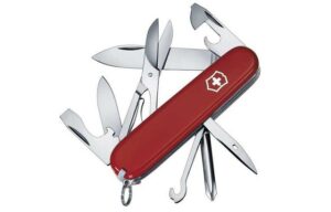 La Victorinox Super Tinker Roja es una navaja suiza de bolsillo clásica, diseñada para quienes buscan funcionalidad, resistencia y versatilidad en un solo producto.
