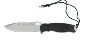 El Aitor Crow es un cuchillo táctico y de caza diseñado para ofrecer cortes precisos, gran resistencia y máximo control.