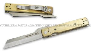 La Navaja Kanetsune Tanzaku Tou KB561 combina la estética tradicional japonesa con un diseño moderno y funcional.