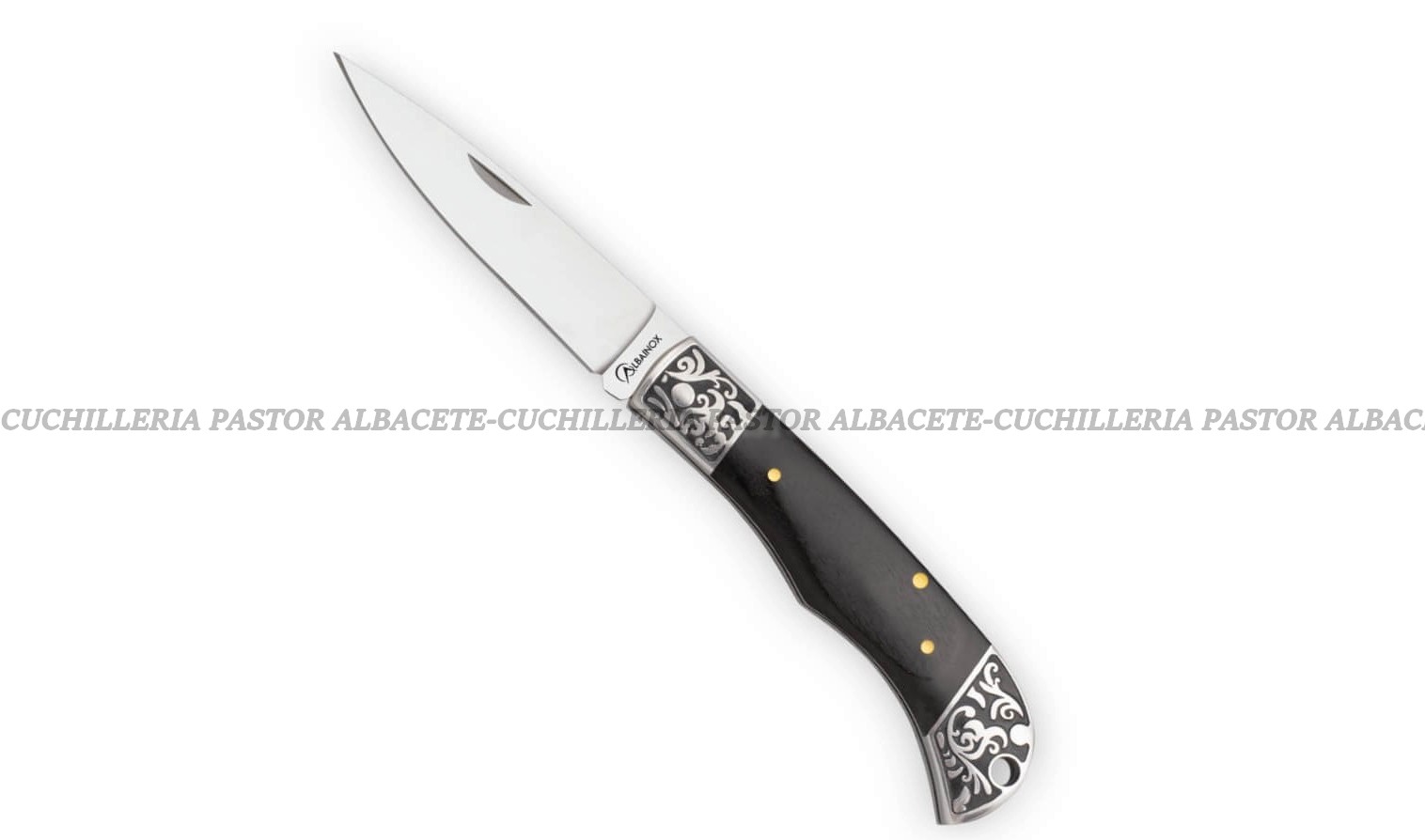 La Albainox 25347 es una navaja de bolsillo que combina elegancia clásica y funcionalidad, ideal para quienes buscan una herramienta fiable con un diseño atractivo.